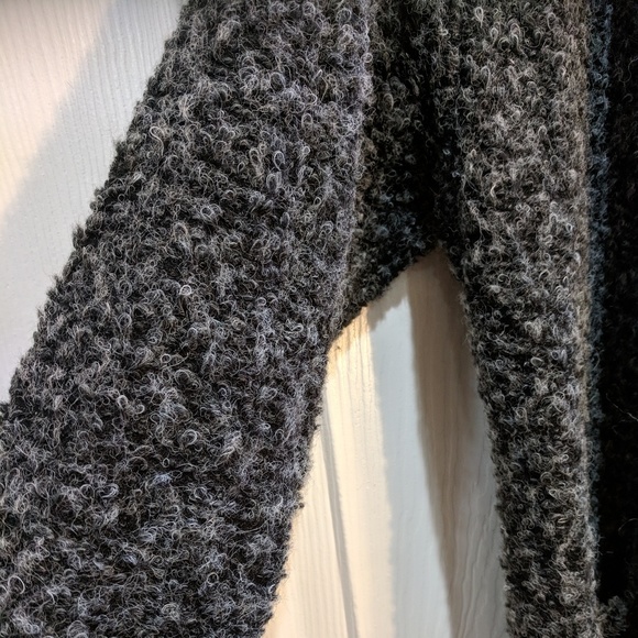 Yak n Yeti Cardigan - Picture 4 of 7